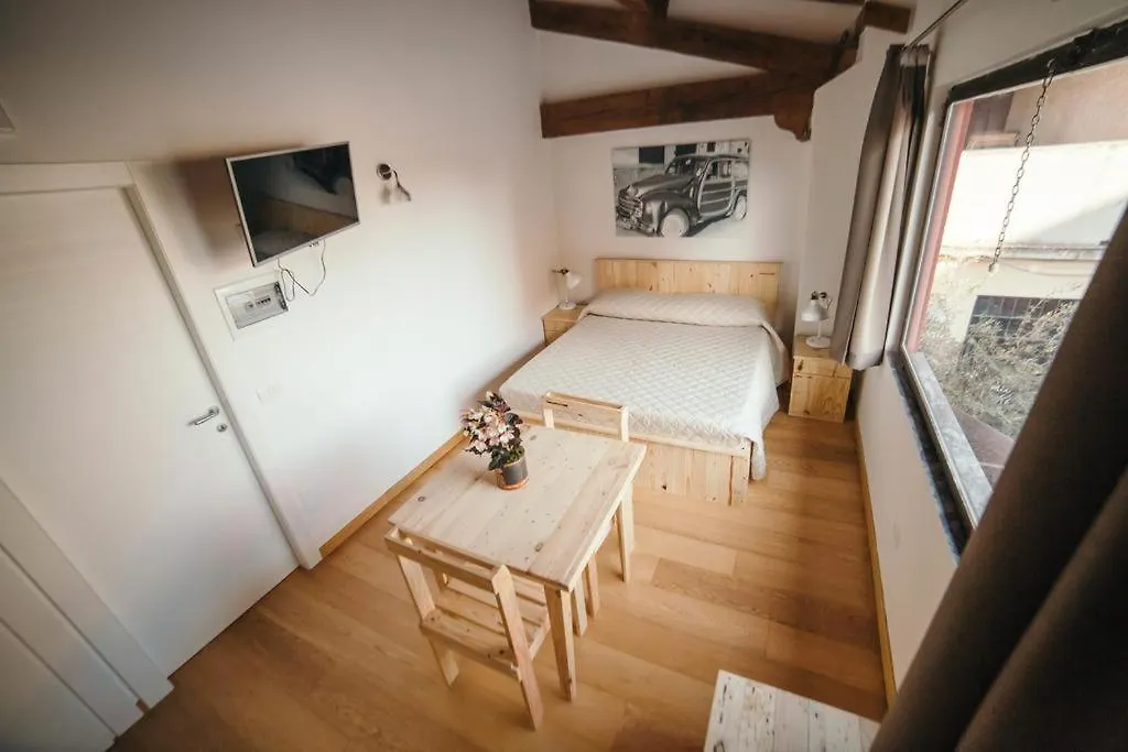 Le Camere Pietrasantine - Centro Storico Pietrasanta Bed & Breakfast