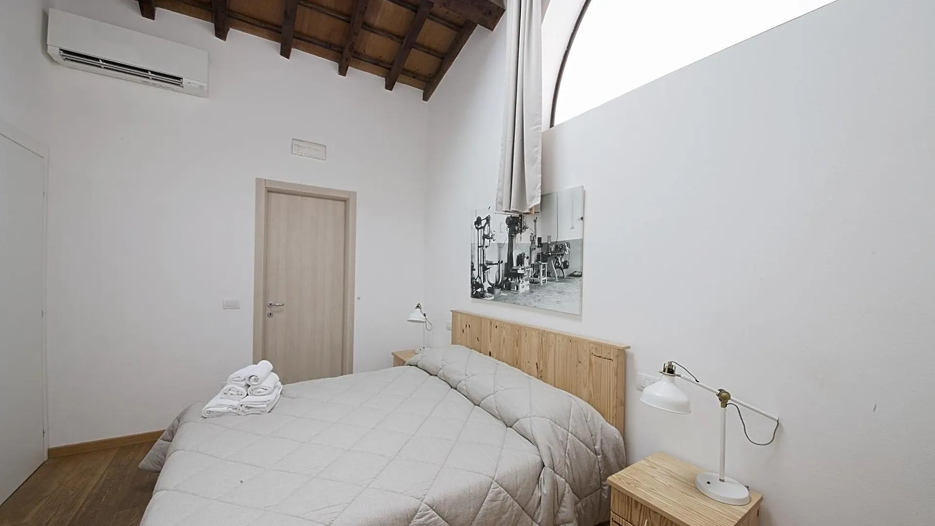 Le Camere Pietrasantine - Centro Storico Pietrasanta Bed & Breakfast