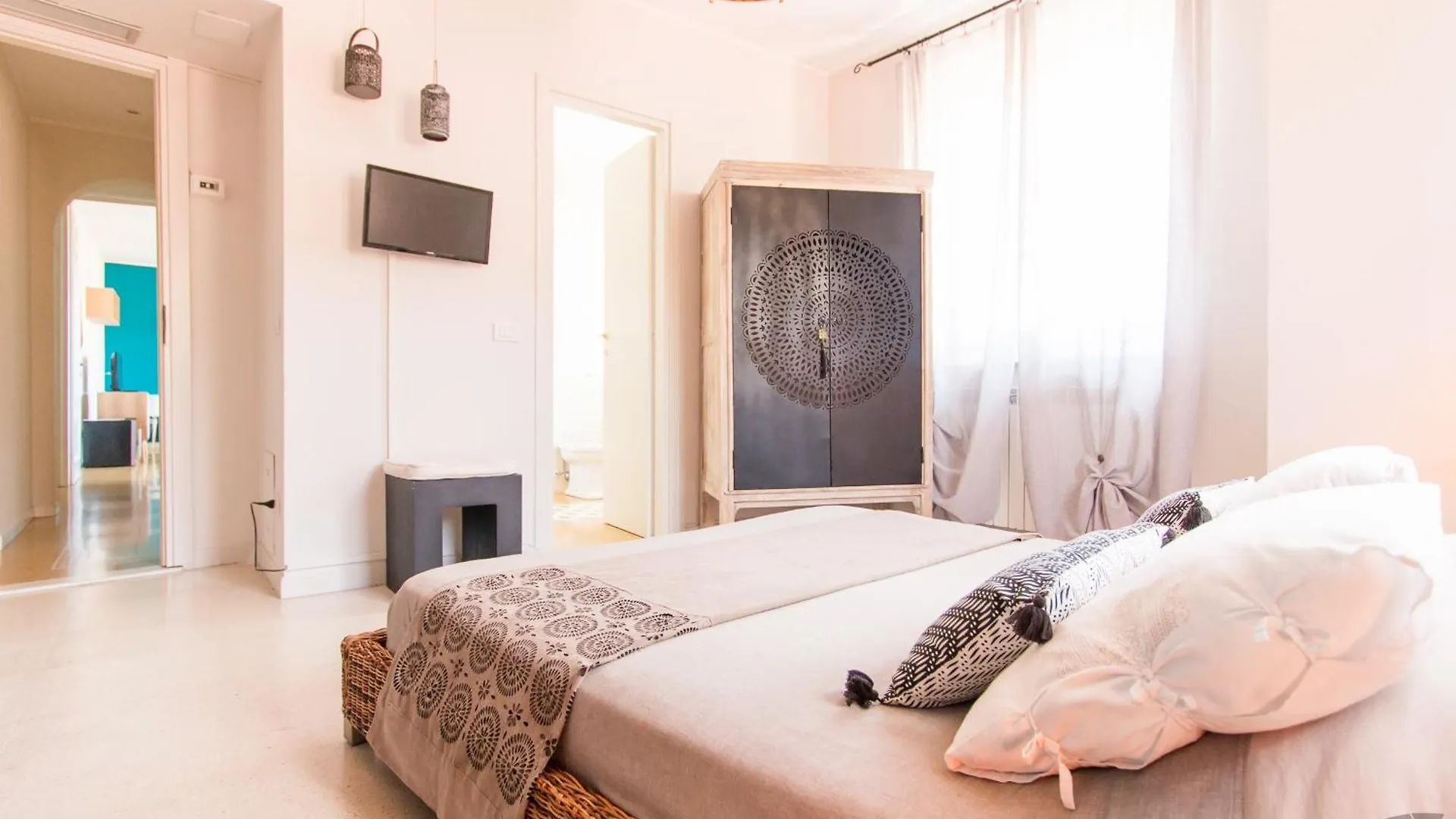 Le Camere Pietrasantine - Centro Storico Pietrasanta Bed & Breakfast