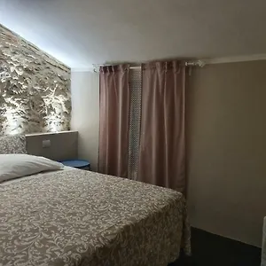 Lo Scarabeo Casale di Pari