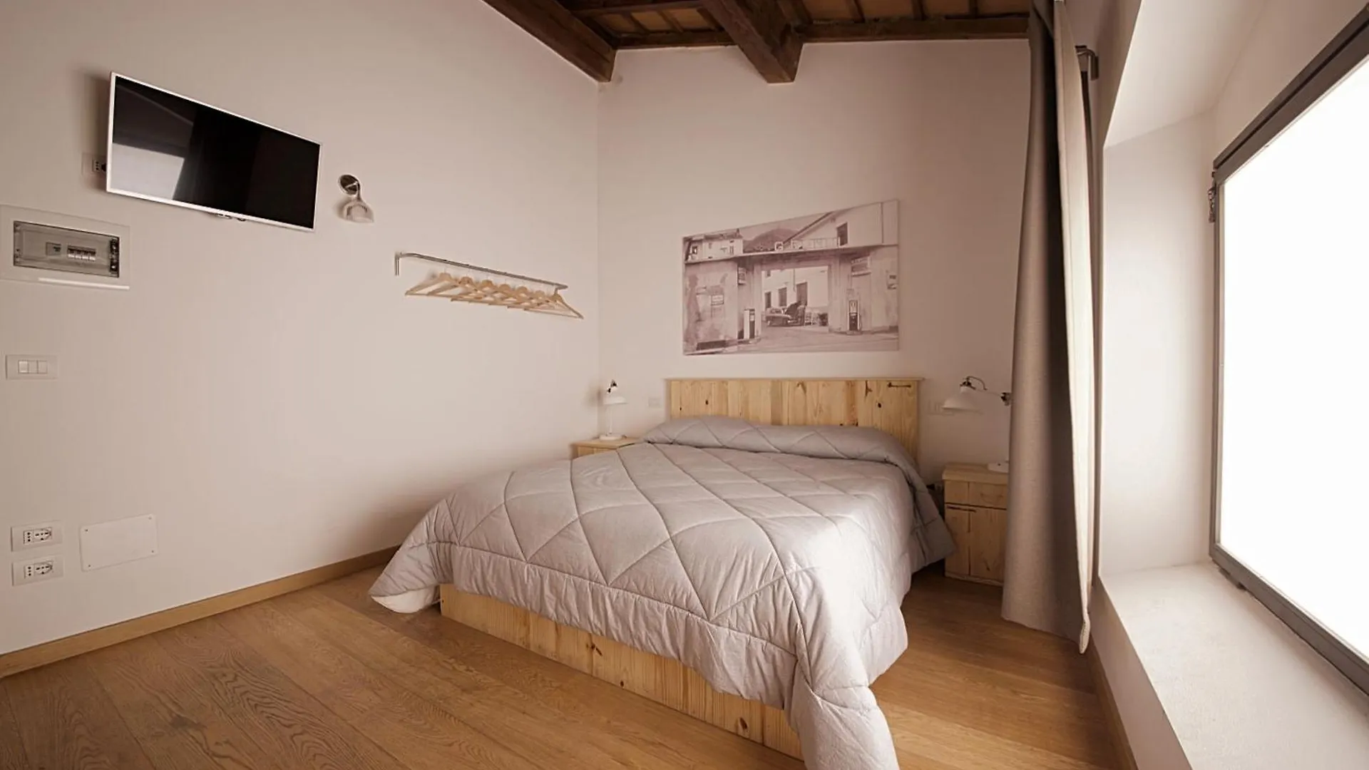 Le Camere Pietrasantine - Centro Storico Pietrasanta Bed & Breakfast