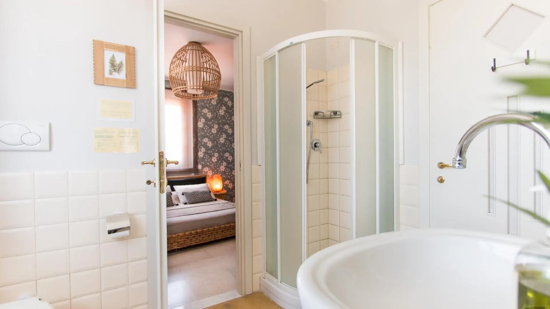 Le Camere Pietrasantine - Centro Storico Pietrasanta Bed & Breakfast